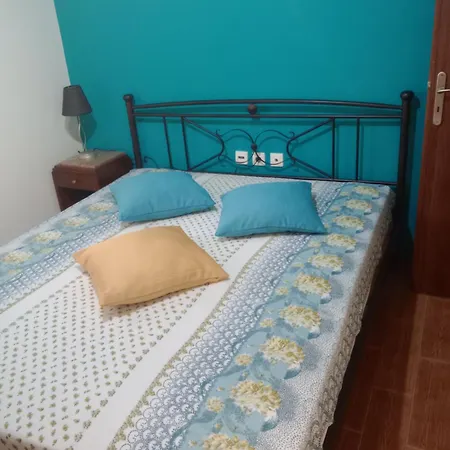 ισογειο κατοικιασ κηπος Agios Nikolaos (Evia)